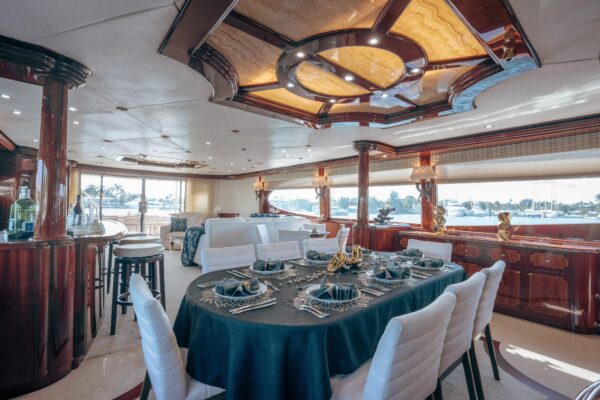 2004 Lazzara 116 - Image 5