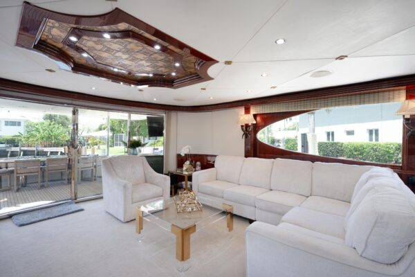 2004 Lazzara 116 - Image 7