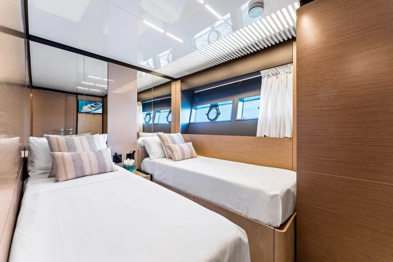 2019 Ferretti 780 - HSY 30