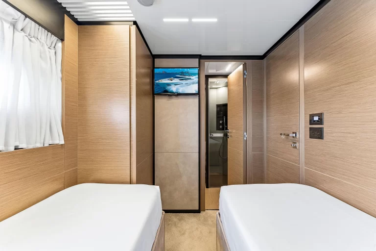 2019 Ferretti 780 - HSY 31