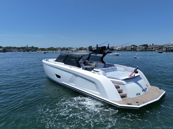 2023 Vanquish 58 - Image 3