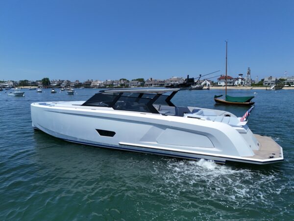 2023 Vanquish 58 - Image 4