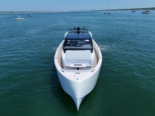 2023 Vanquish 58 - Image 10