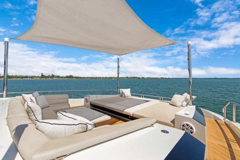 Make Big Happen 2020 Ocean Alexander For Yacht Charter High Seas Yachting 16-min