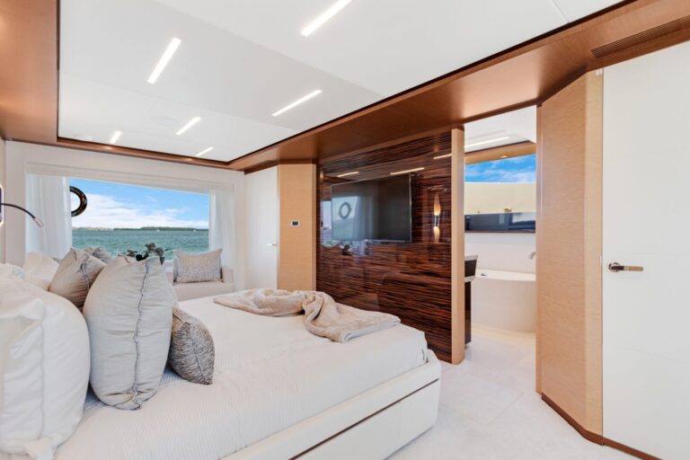 Make Big Happen 2020 Ocean Alexander For Yacht Charter High Seas Yachting 29-min