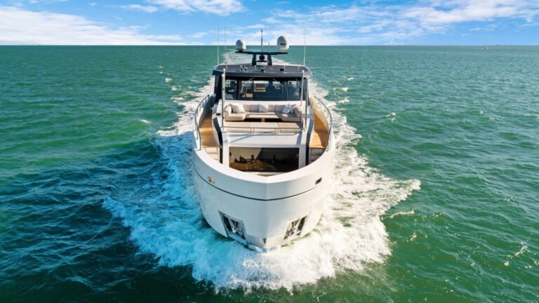 Make Big Happen 2020 Ocean Alexander For Yacht Charter High Seas Yachting 46-min