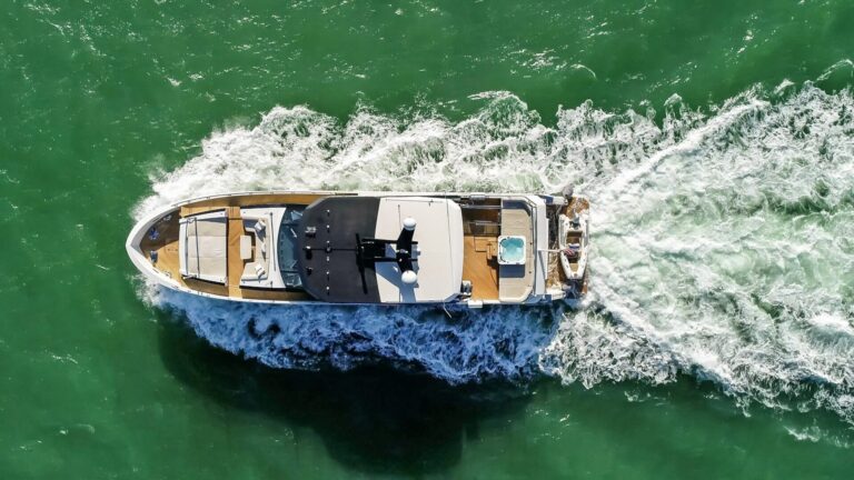 Make Big Happen 2020 Ocean Alexander For Yacht Charter High Seas Yachting 5-min