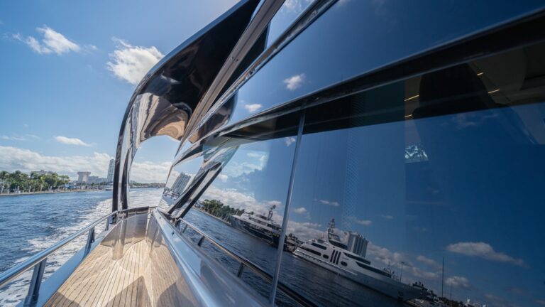 2020 Pershing 7x For Charter Brett Horowitz High Seas Yachting 19