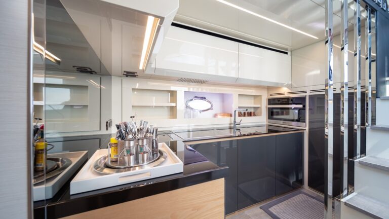 2020 Pershing 7x For Charter Brett Horowitz High Seas Yachting 27