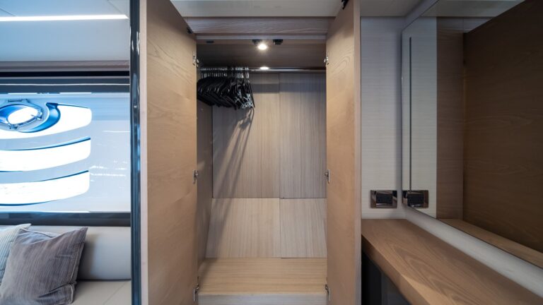 2020 Pershing 7x For Charter Brett Horowitz High Seas Yachting 34