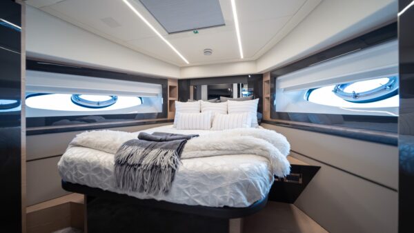 2020 Pershing 7x - Image 7