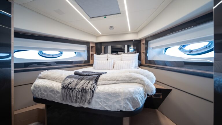 2020 Pershing 7x For Charter Brett Horowitz High Seas Yachting 39