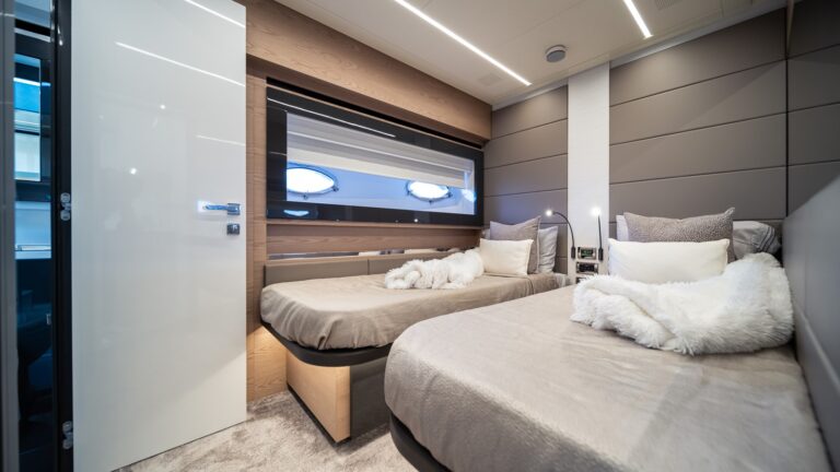 2020 Pershing 7x For Charter Brett Horowitz High Seas Yachting 41