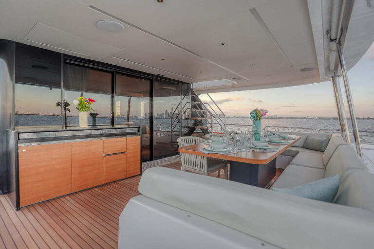 2021 Sirena 88 For Day-Term Charter Miami Brett Horowitz High Seas Yachting 11