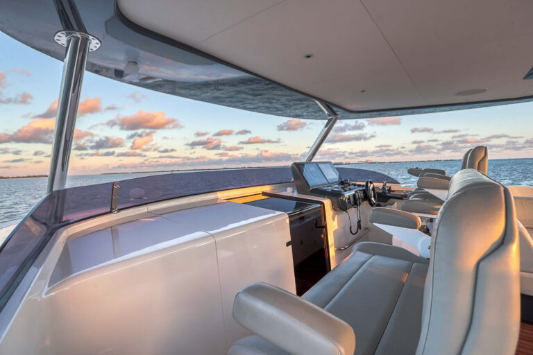 2021 Sirena 88 For Day-Term Charter Miami Brett Horowitz High Seas Yachting 18