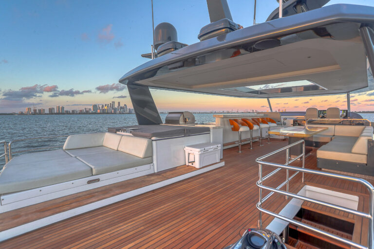 2021 Sirena 88 For Day-Term Charter Miami Brett Horowitz High Seas Yachting 22