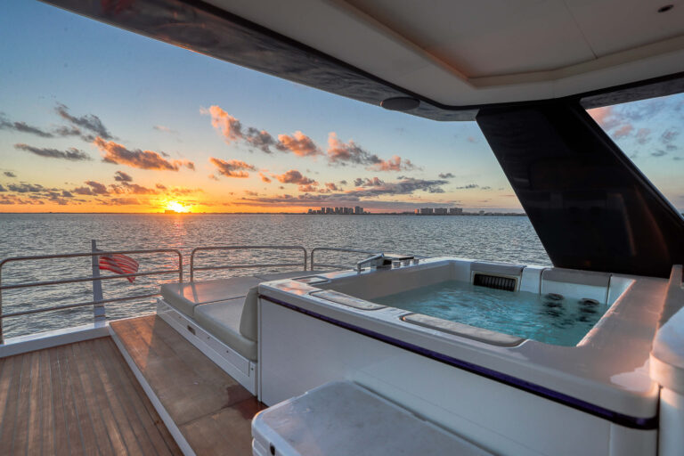 2021 Sirena 88 For Day-Term Charter Miami Brett Horowitz High Seas Yachting 25