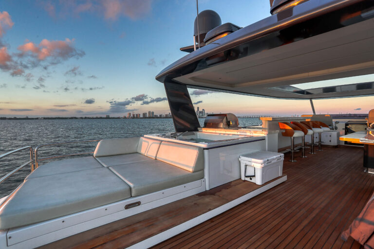 2021 Sirena 88 For Day-Term Charter Miami Brett Horowitz High Seas Yachting 26