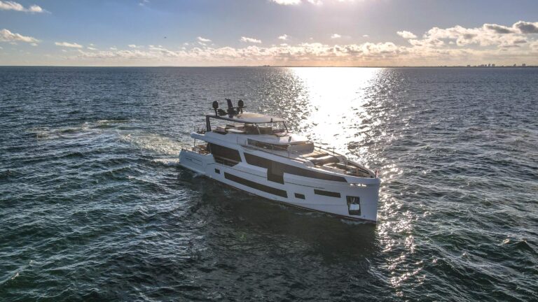 2021 Sirena 88 For Day-Term Charter Miami Brett Horowitz High Seas Yachting 4