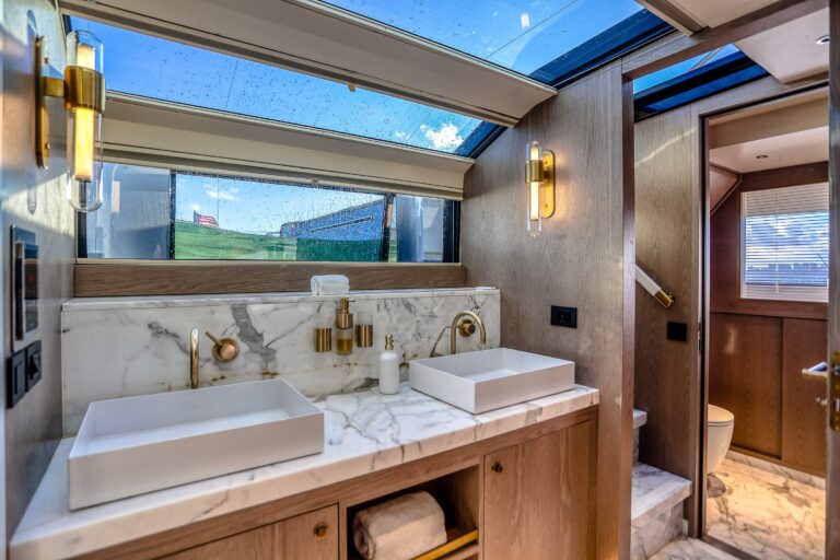 2021 Sirena 88 For Day-Term Charter Miami Brett Horowitz High Seas Yachting 46