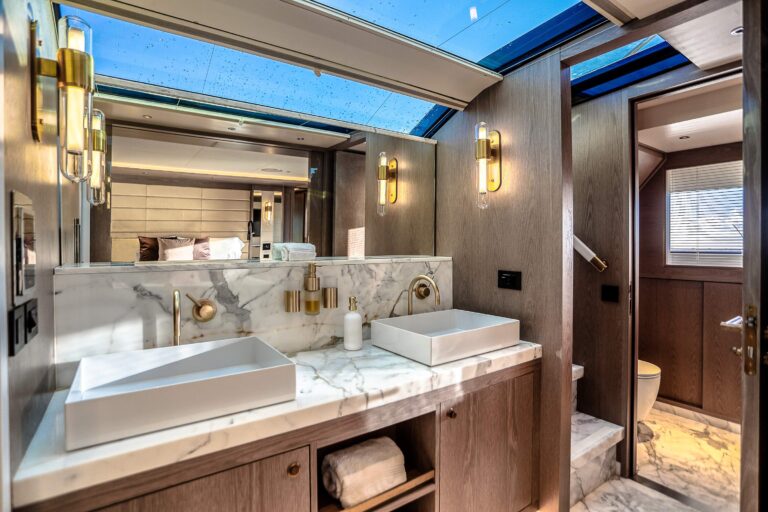 2021 Sirena 88 For Day-Term Charter Miami Brett Horowitz High Seas Yachting 48