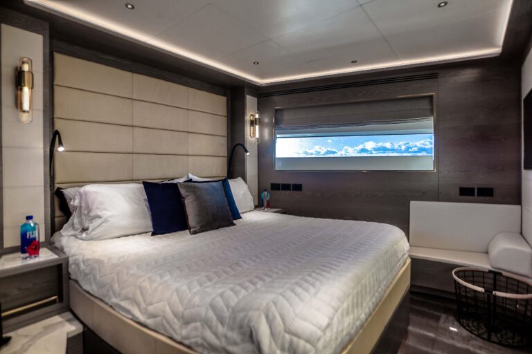 2021 Sirena 88 For Day-Term Charter Miami Brett Horowitz High Seas Yachting 52
