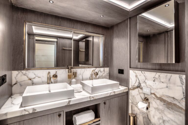 2021 Sirena 88 For Day-Term Charter Miami Brett Horowitz High Seas Yachting 53