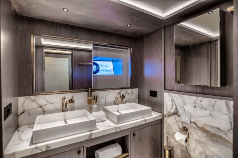2021 Sirena 88 For Day-Term Charter Miami Brett Horowitz High Seas Yachting 54