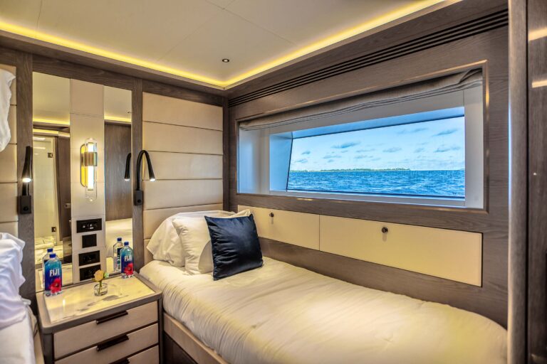 2021 Sirena 88 For Day-Term Charter Miami Brett Horowitz High Seas Yachting 56