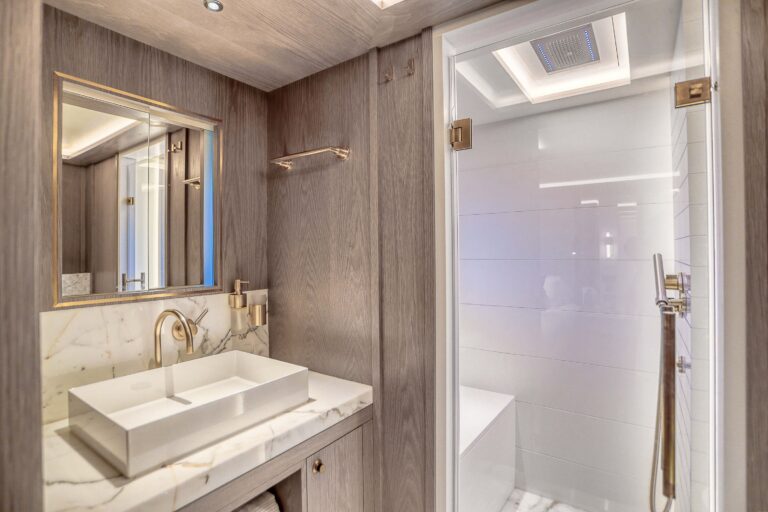 2021 Sirena 88 For Day-Term Charter Miami Brett Horowitz High Seas Yachting 58