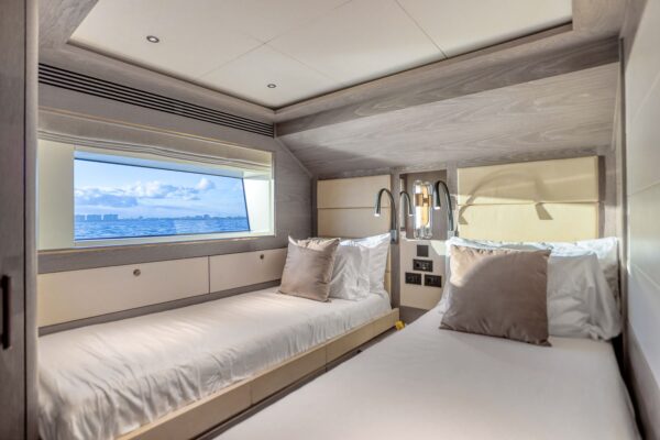 2021 Sirena 88 - Image 53