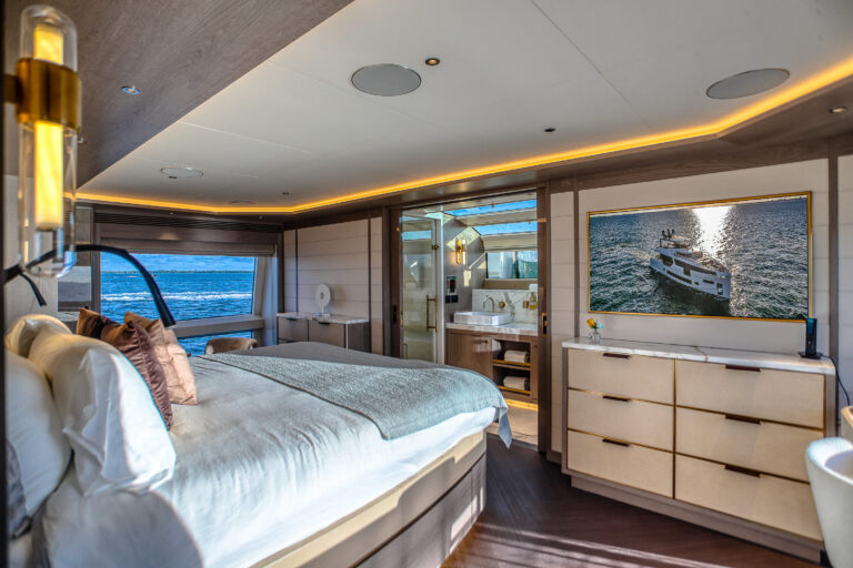 2021 Sirena 88 For Day:Term Charter Miami Brett Horowitz High Seas Yachting 39