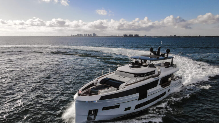 2021 Sirena 88 For Day:Term Charter Miami Brett Horowitz High Seas Yachting 71